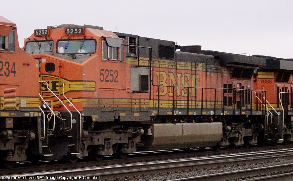 BNSF 5252